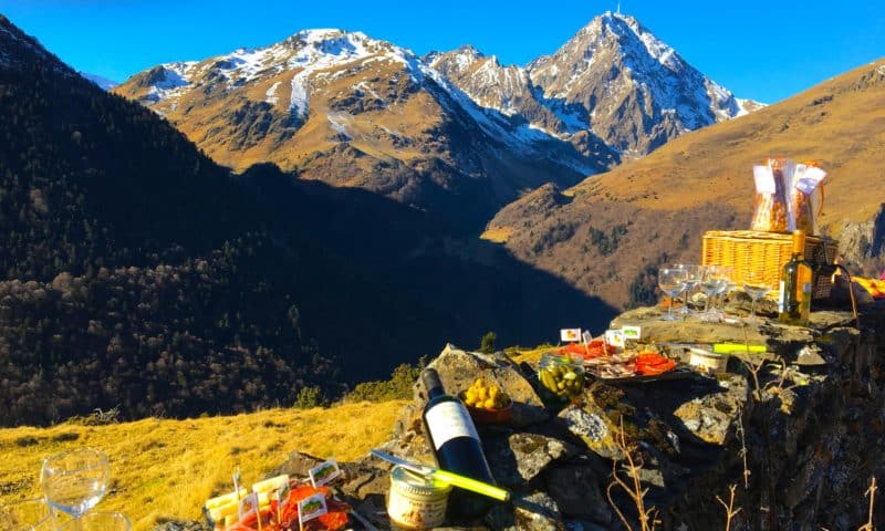 Seminaire-pyrenees-La Mongie-team-building-activite-chiens-de-traineaux-cani-randon-pique-nique-randonnee-pic-du-midi-emotion-tourmalet-aperitif-agence-evenementielle-erronda-pays-basque-voyage-22