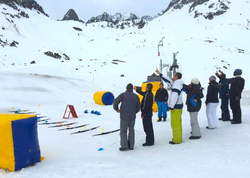 seminaire team building pays basque biarritz team-building-incentive-golf-sport plein air randonnee plage agence evenementielle pays basque erronda-cyclisme bubble foot paddle rafting surf