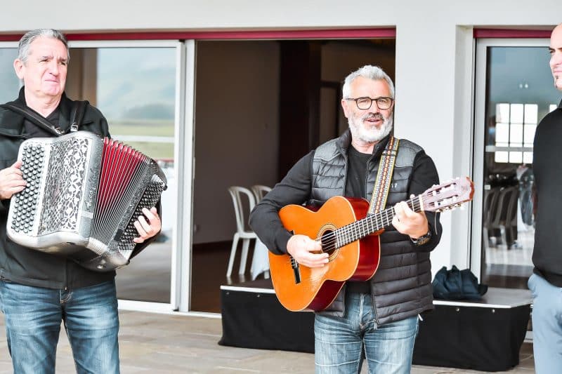 team building rallye velo electrique sare pays basque erronda agence evenementielle biarritz st jean de luz ciboure groupe musique